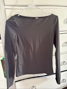 H&M Gray Long-Sleeve Boatneck Top